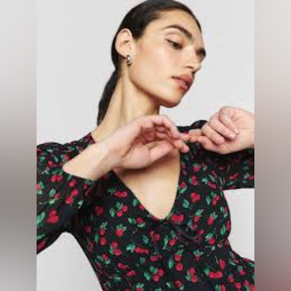 Reformation Ferris Dress in Cherry Pie - Picture 4 of 16